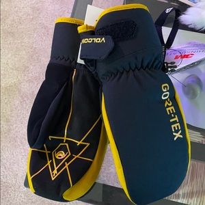 Volcom GoreTex Snowboard Mitten - Small NWT